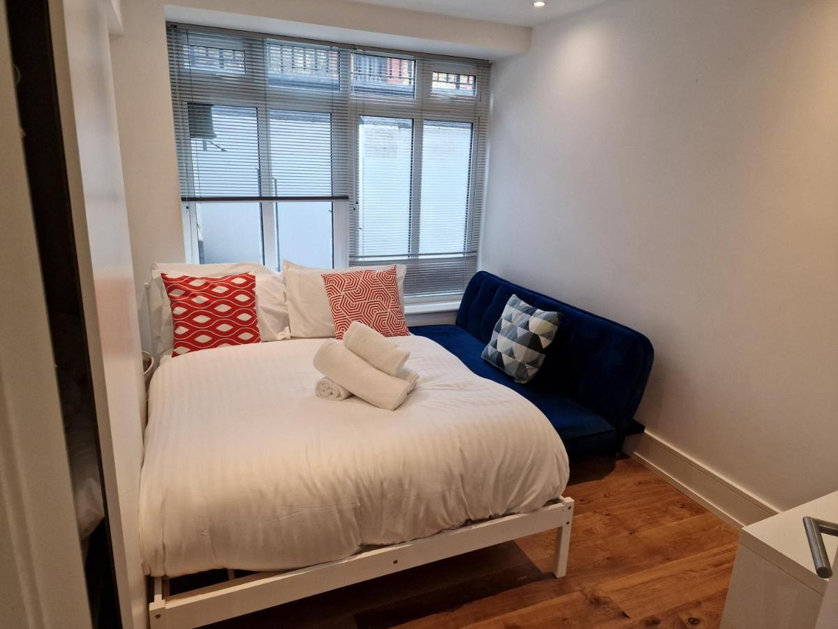 Lovely 1-Bed Apartment In Londen Buitenkant foto